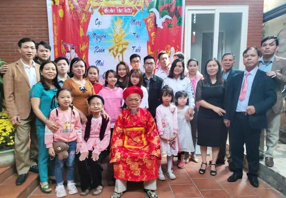Hôn nhân hạnh phúc của cặp vợ chồng U90 - ảnh 1