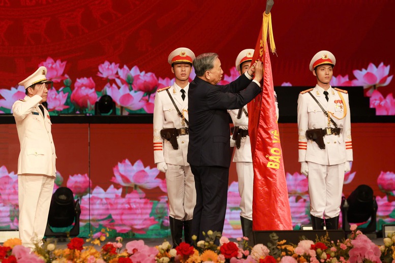 Diễn văn của Tổng Bí thư Tô Lâm tại Lễ kỷ niệm 80 năm Ngày Truyền thống CAND và 20 năm Ngày hội toàn dân bảo vệ ANTQ - ảnh 5
