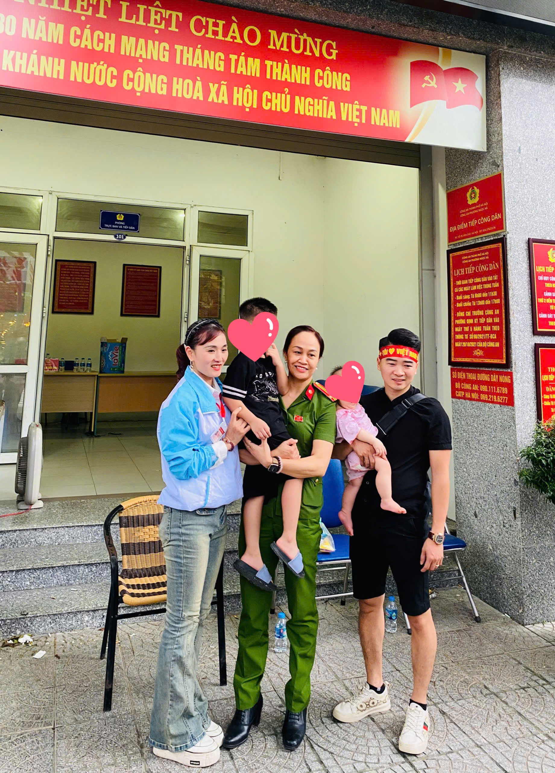 Phường Ngọc Hà: Các lực lượng phục vụ Đại lễ A80 hỗ trợ cháu bé bị lạc tìm được gia đình - ảnh 2