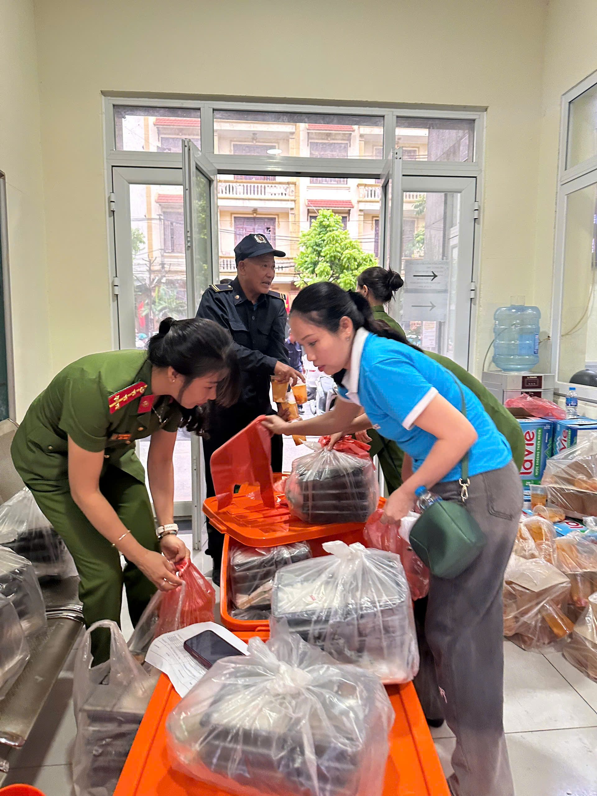 Hội LHPN phường Ngọc Hà: Tích cực hỗ trợ các lực lượng làm nhiệm vụ phục vụ Đại lễ A80 - ảnh 5