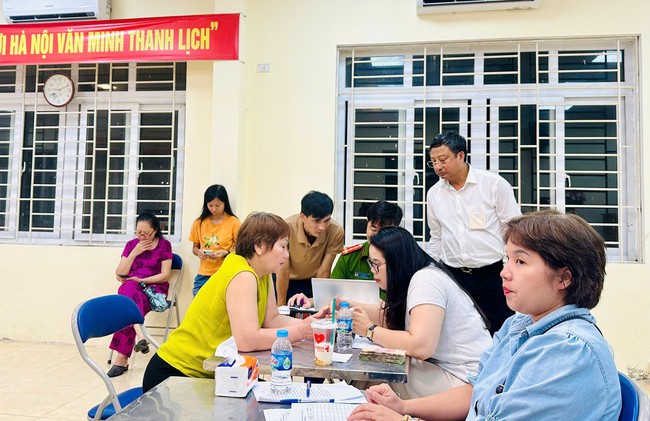 Phường Ngọc Hà: Cơ bản hoàn tất trao tặng quà của Nhà nước trước 2/9 - ảnh 2