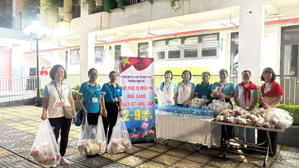 Phường Ngọc Hà: Những hành động đẹp trong ngày Quốc khánh 2/9 - ảnh 4