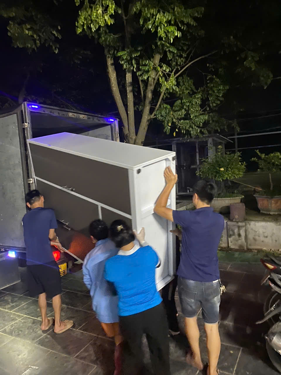 Hội LHPN xã Thư Lâm: Khẩn trương hỗ trợ người dân phòng, chống lũ lụt - ảnh 2