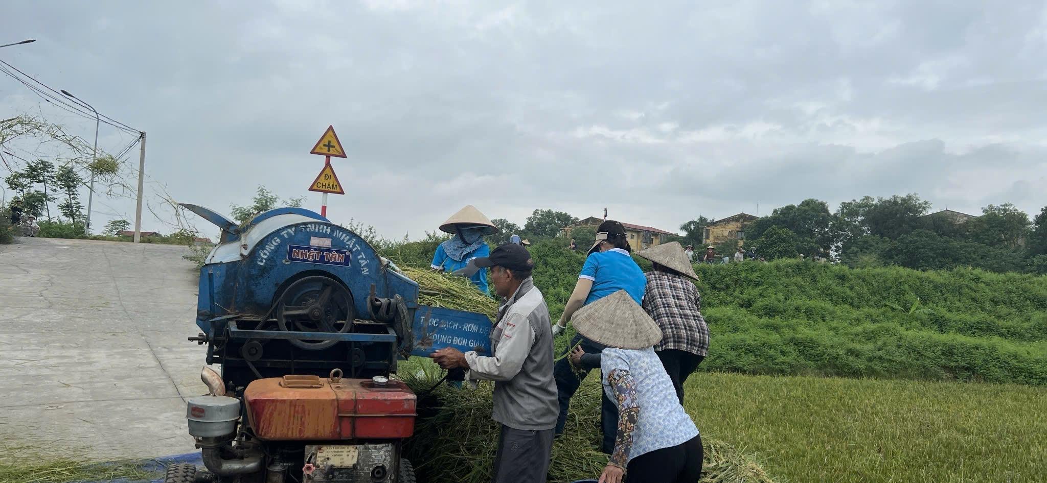 Phụ nữ Thư Lâm chủ động, trách nhiệm ứng phó với bão số 11 - ảnh 2