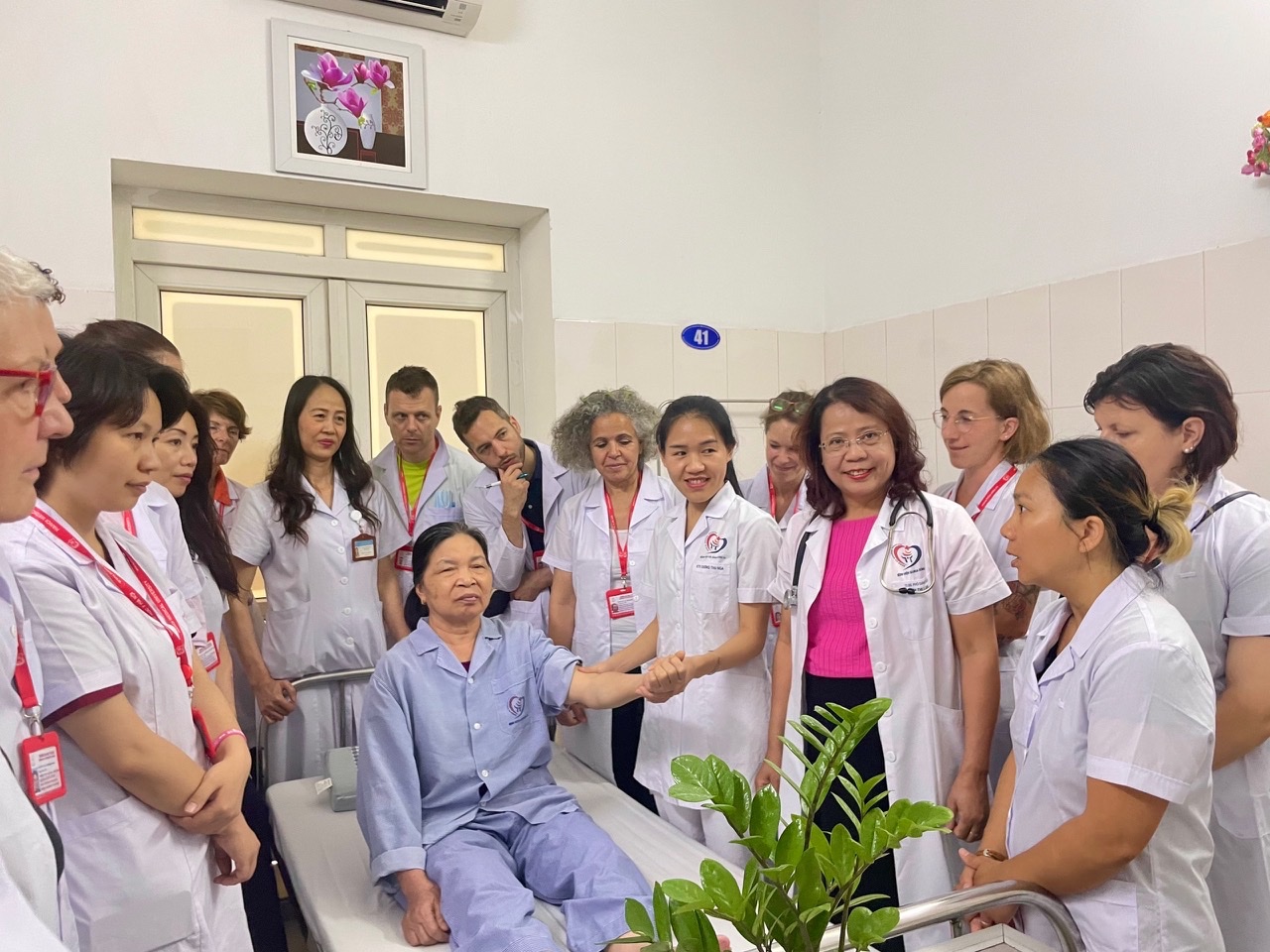 Khoa Y học dân tộc: Đồng hành cùng 55 năm xây dựng, trưởng thành của Bệnh viện đa khoa Đống Đa - ảnh 3