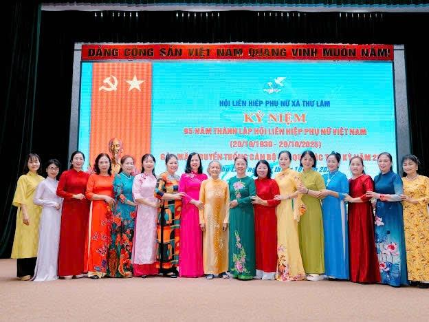 Hội LHPN xã Thư Lâm: Gặp gỡ, tri ân cán bộ Hội qua các thời kỳ - ảnh 11