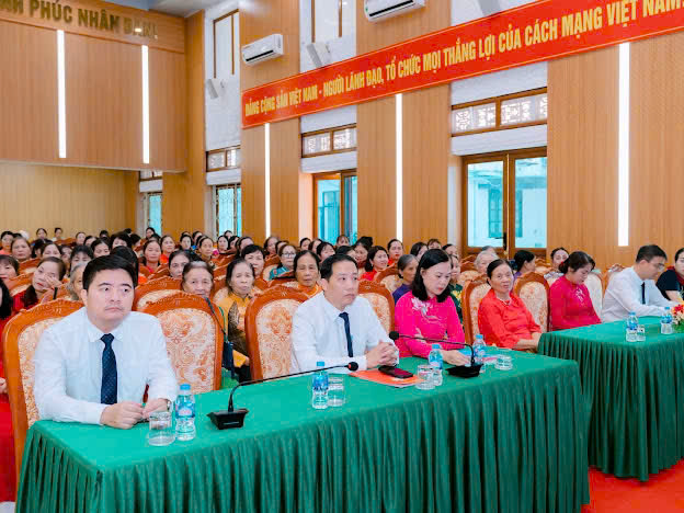 Hội LHPN xã Thư Lâm: Gặp gỡ, tri ân cán bộ Hội qua các thời kỳ - ảnh 2