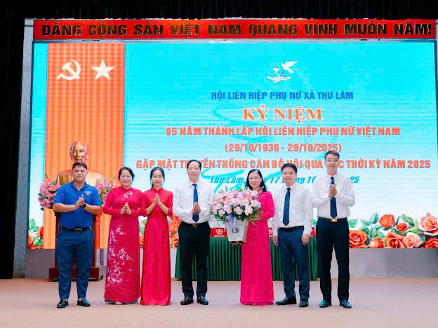 Hội LHPN xã Thư Lâm: Gặp gỡ, tri ân cán bộ Hội qua các thời kỳ - ảnh 1