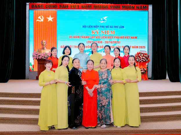Hội LHPN xã Thư Lâm: Gặp gỡ, tri ân cán bộ Hội qua các thời kỳ - ảnh 12