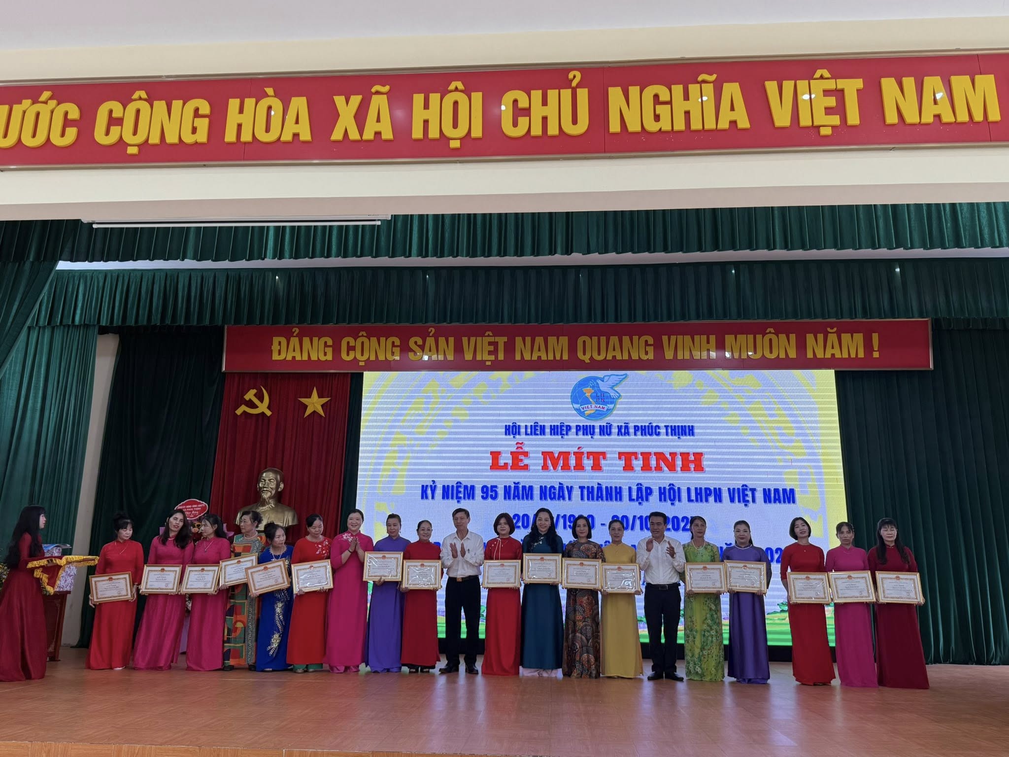 Sôi nổi các hoạt động chào mừng 20/10 của phụ nữ Phúc Thịnh - ảnh 7