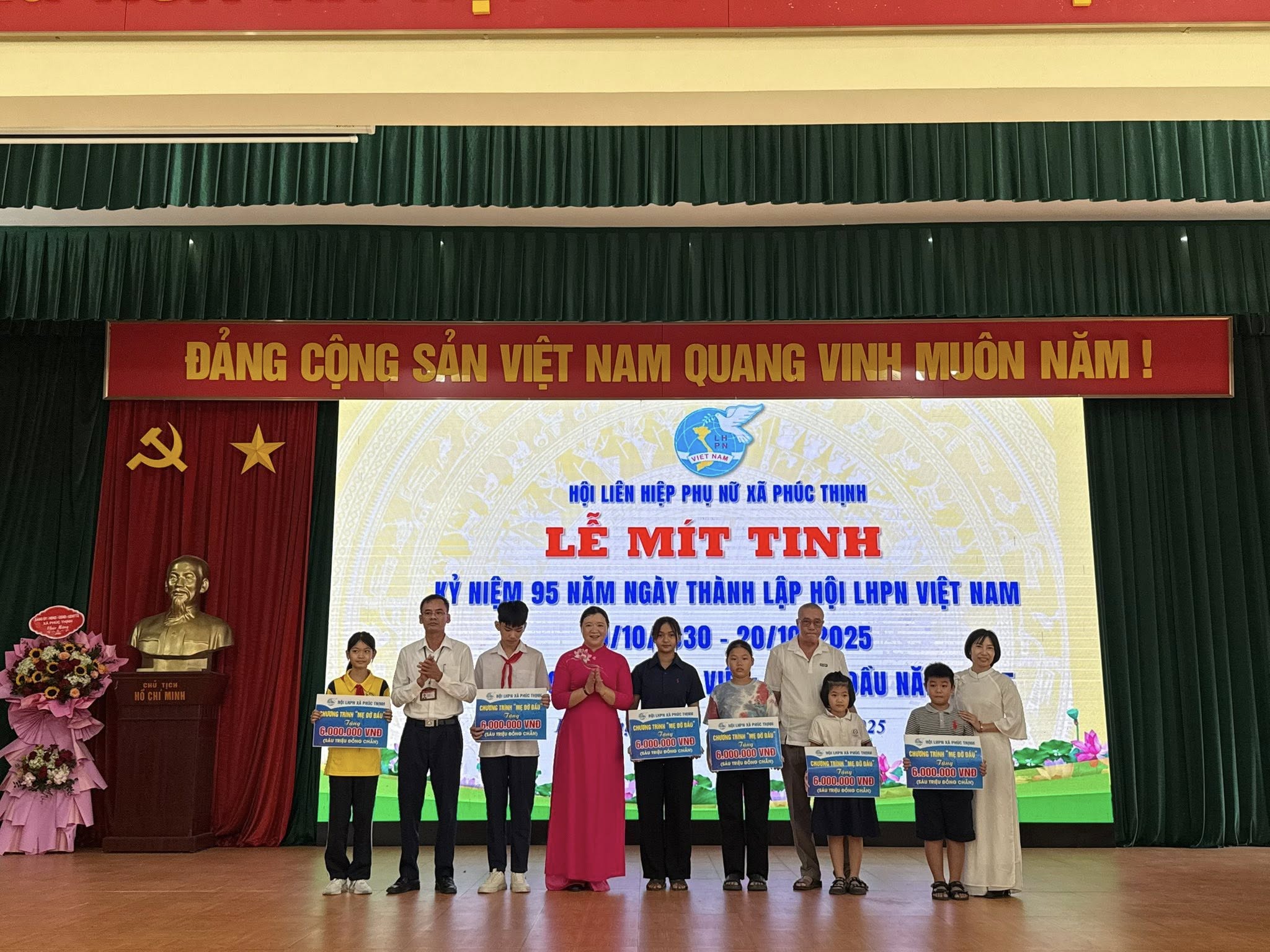 Sôi nổi các hoạt động chào mừng 20/10 của phụ nữ Phúc Thịnh - ảnh 8