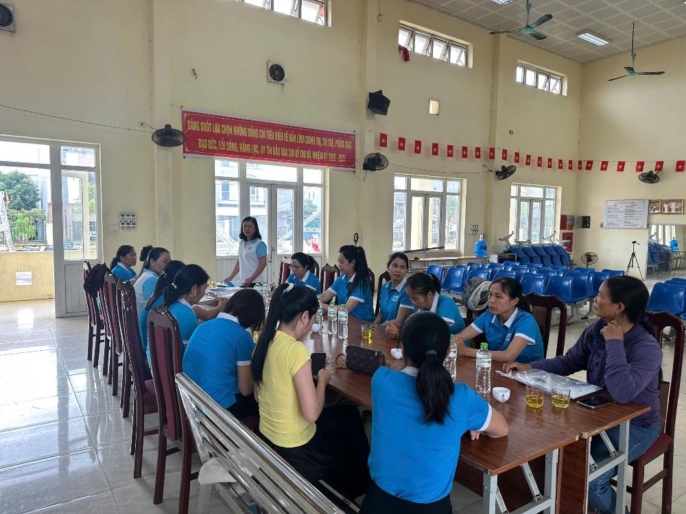 Hội LHPN xã Thư Lâm: Kiểm tra công tác chấp hành Điều lệ Hội và tình hình vay vốn tại 56 chi hội  - ảnh 3