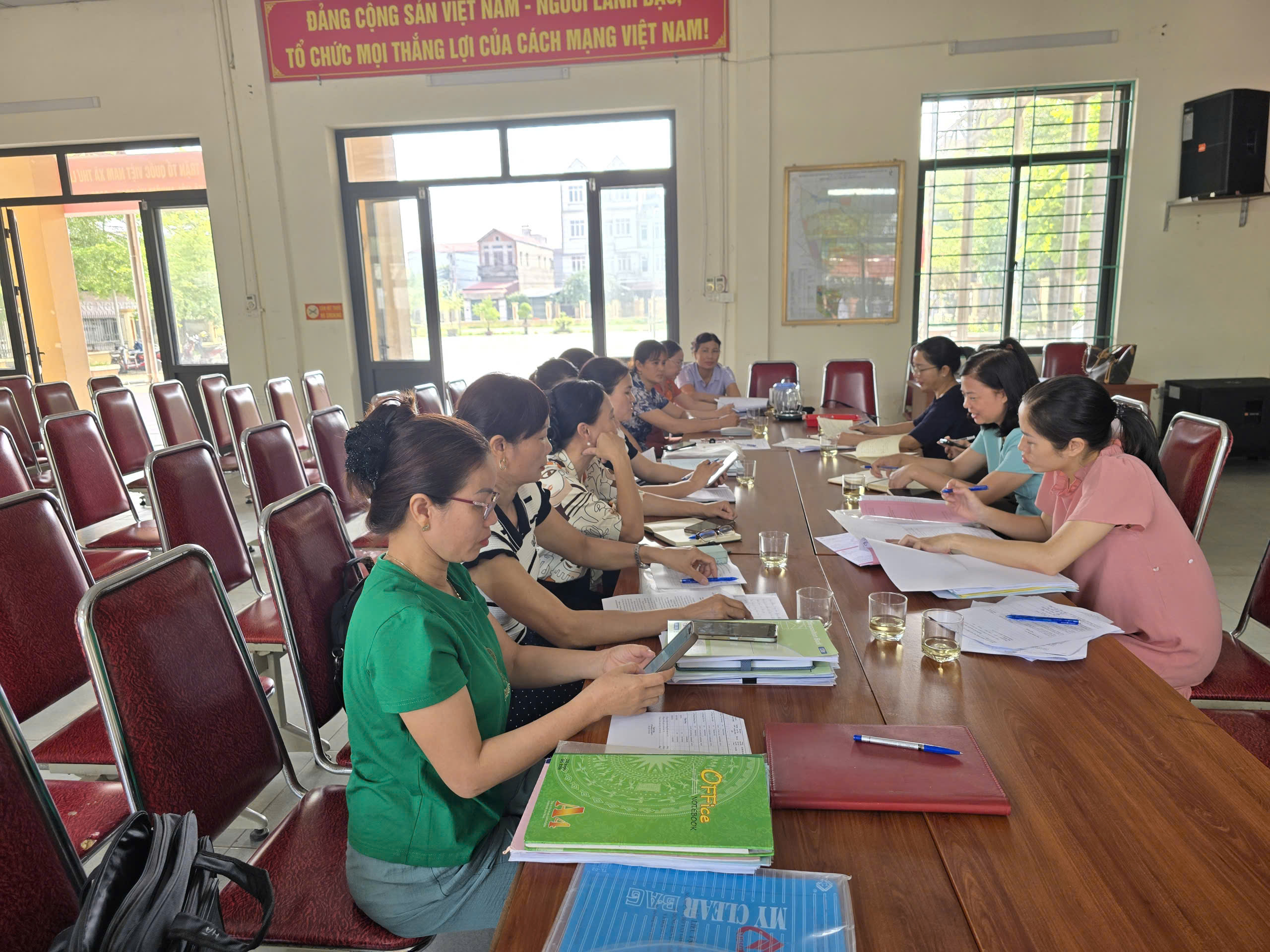 Hội LHPN xã Thư Lâm: Kiểm tra công tác chấp hành Điều lệ Hội và tình hình vay vốn tại 56 chi hội  - ảnh 5