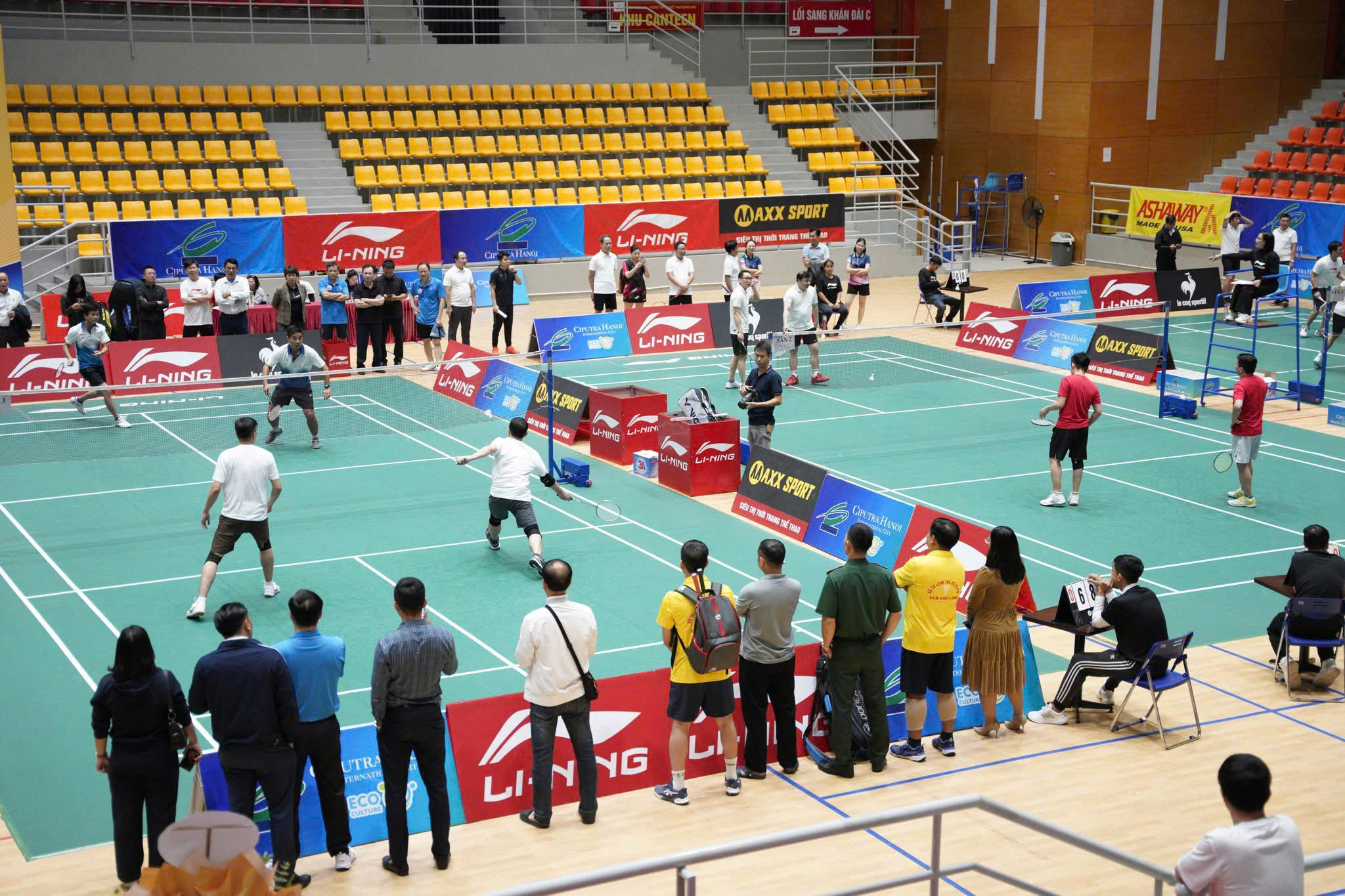 Phó Chủ tịch Hội LHPN xã Đông Anh cùng đồng đội giành giải Nhất cầu lông đôi nam nữ - ảnh 4