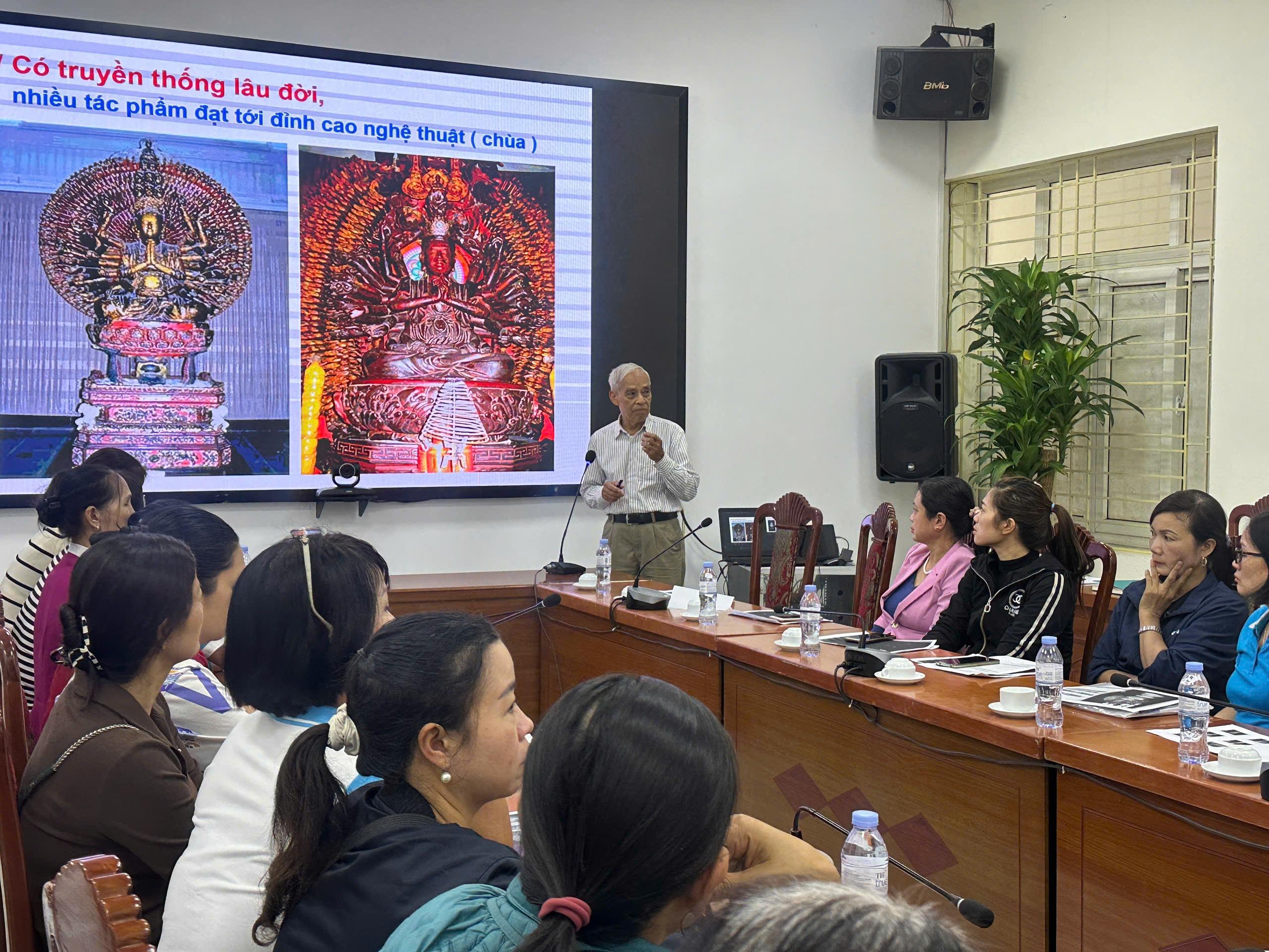 Hội LHPN xã Thư Lâm: Tập huấn thiết kế sản phẩm thủ công mỹ nghệ cho hội viên - ảnh 2