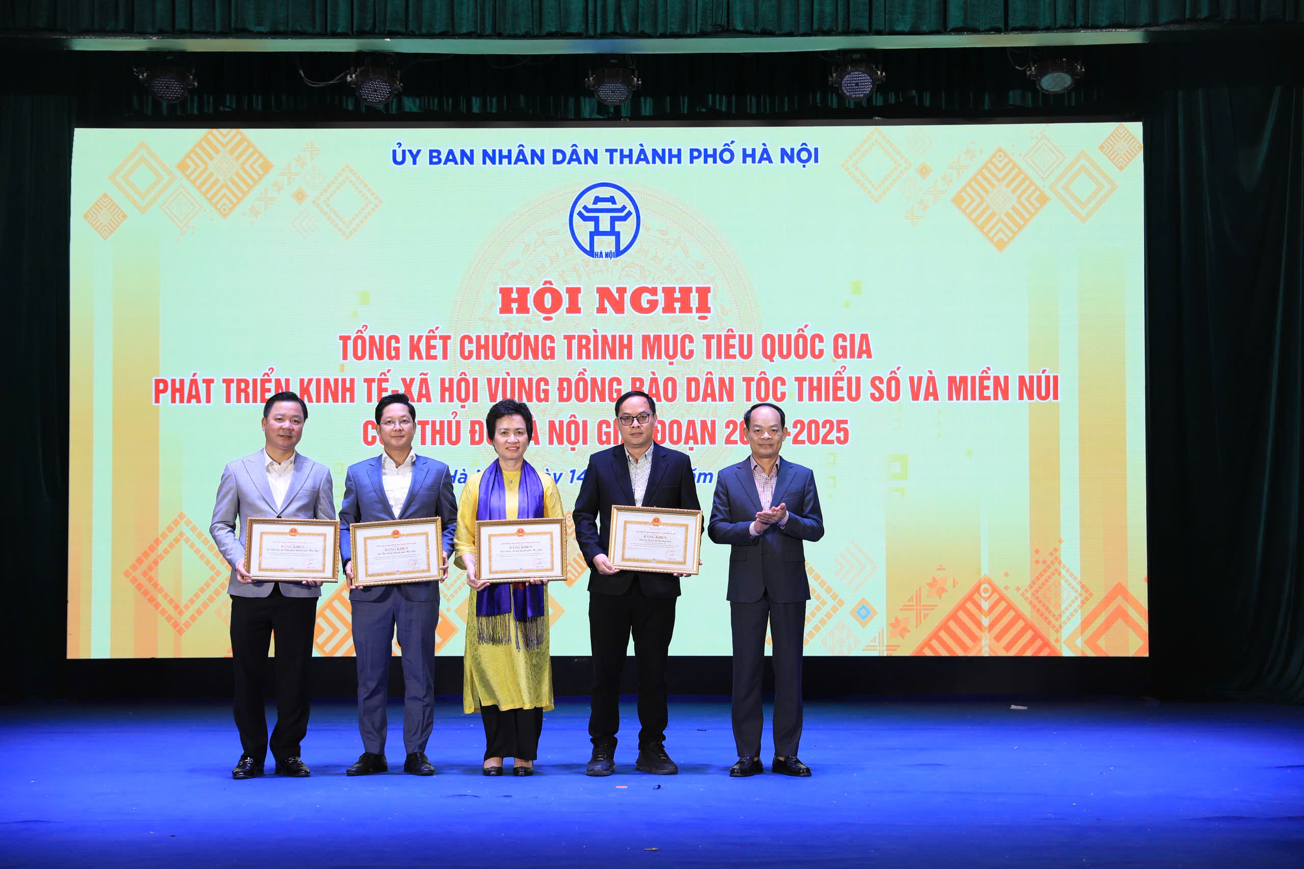 Quyết sách mang tính bước ngoặt cho vùng đồng bào dân tộc thiểu số và miền núi Thủ đô - ảnh 2