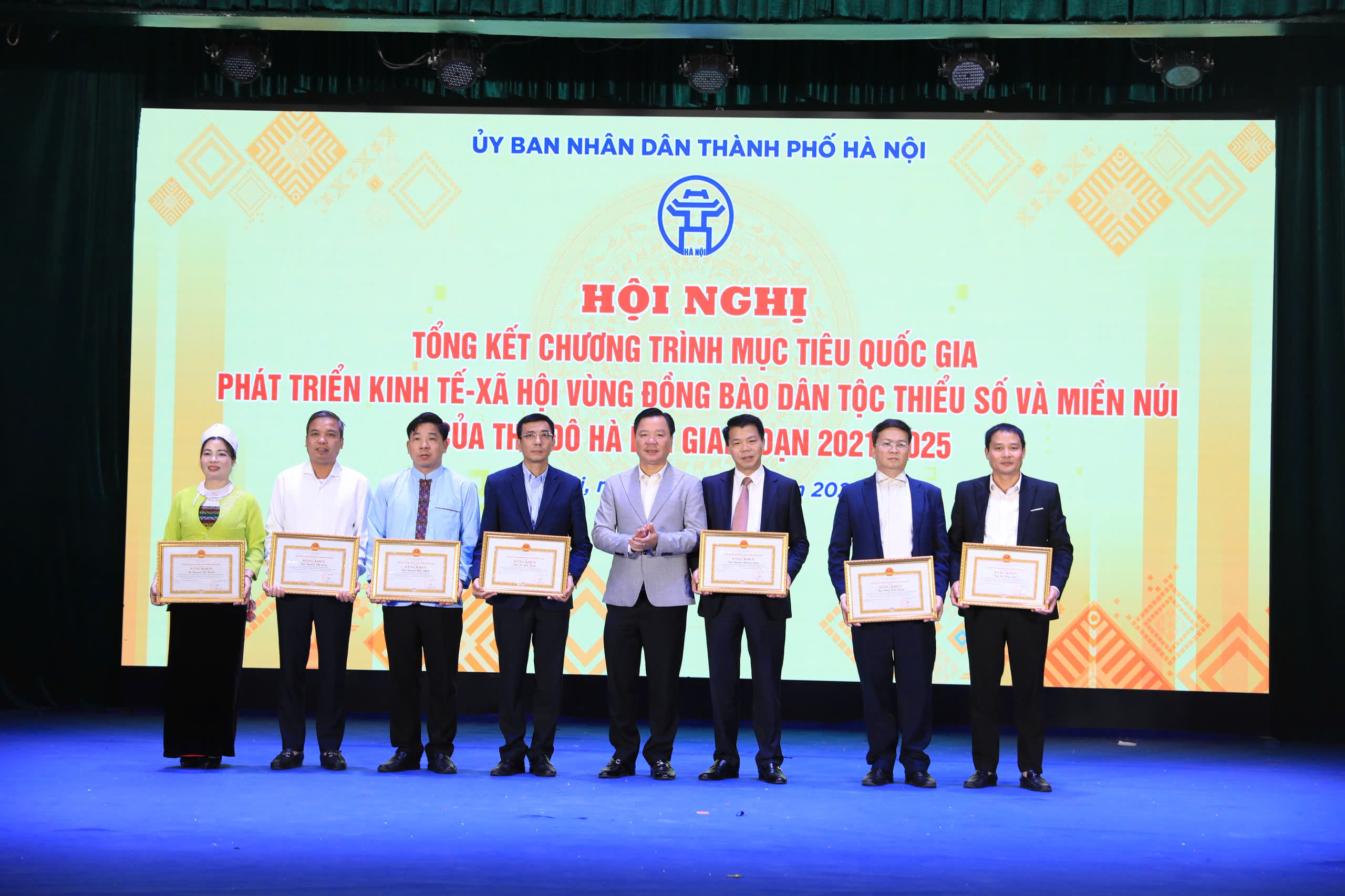 Quyết sách mang tính bước ngoặt cho vùng đồng bào dân tộc thiểu số và miền núi Thủ đô - ảnh 3