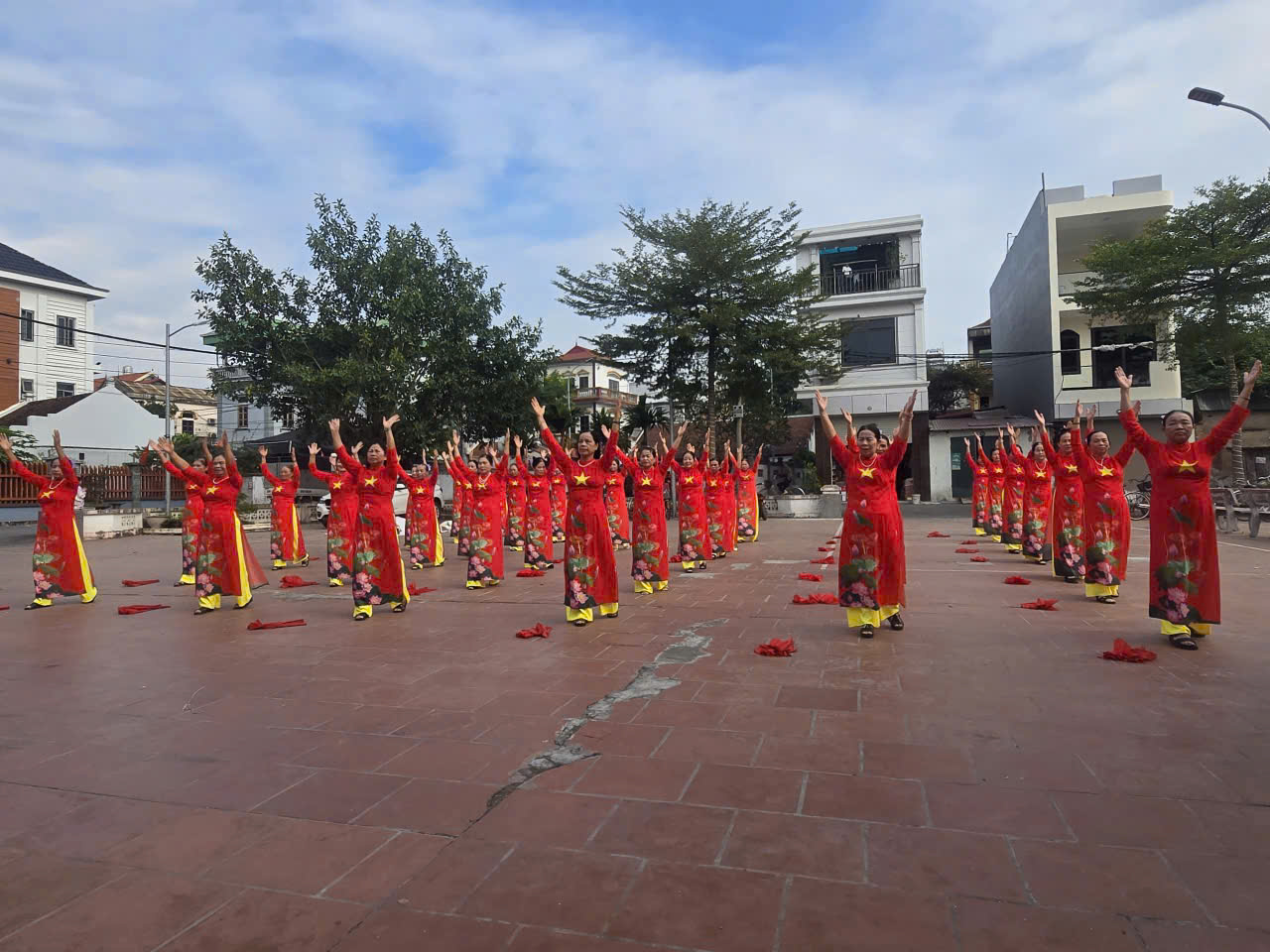 Phụ nữ Thư Lâm góp phần vào thành công của Ngày hội “Đại đoàn kết toàn dân tộc” năm 2025 - ảnh 7