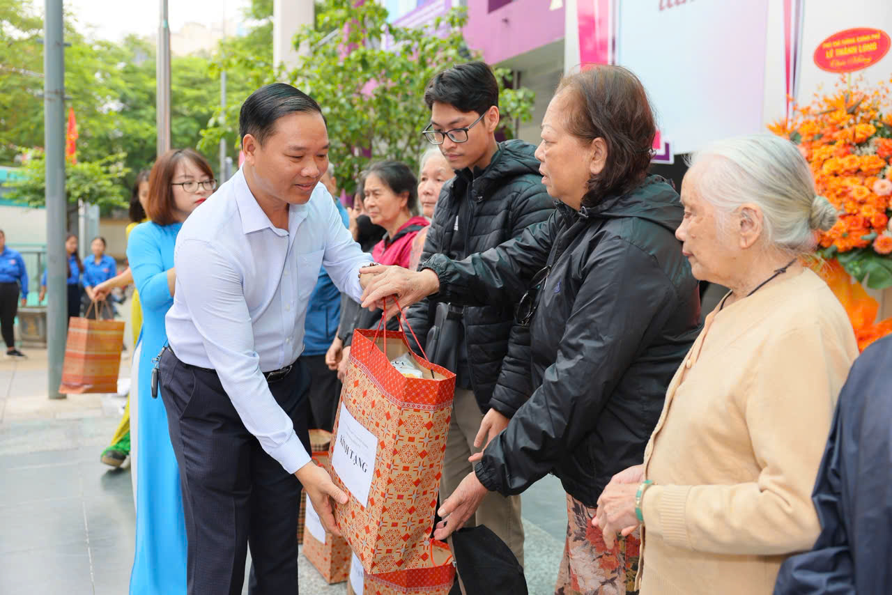 Thắm tình “đại đoàn kết toàn dân” tại phường Giảng Võ - ảnh 8