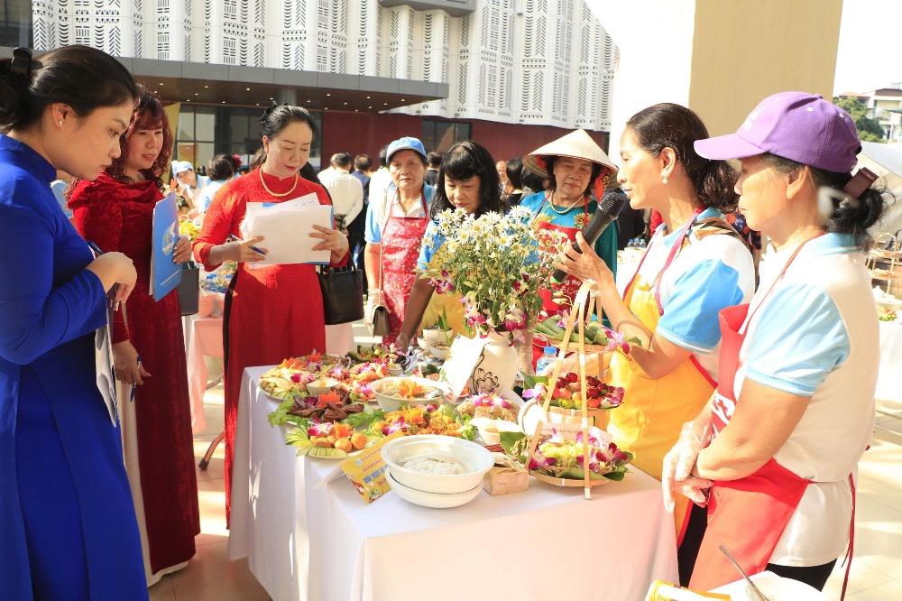 Phụ nữ Ngọc Hà: Góp phần vào thành công của ngày hội “Đại đoàn kết toàn dân tộc”  - ảnh 1