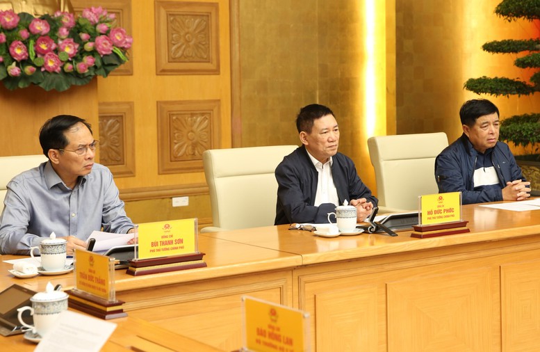 Từ Nam Phi, Thủ tướng chủ trì cuộc họp trực tuyến về ứng phó, khắc phục hậu quả mưa lũ - ảnh 2