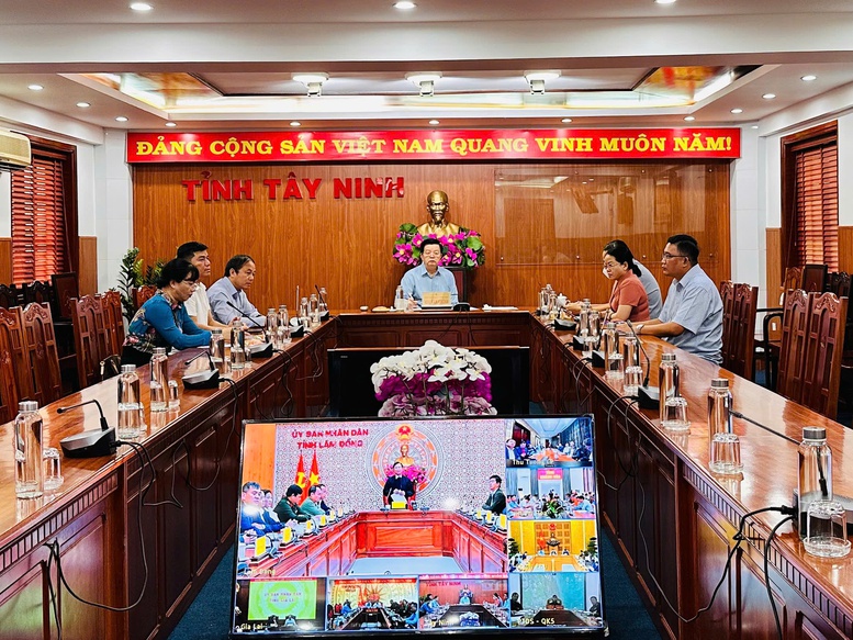 Từ Nam Phi, Thủ tướng chủ trì cuộc họp trực tuyến về ứng phó, khắc phục hậu quả mưa lũ - ảnh 4