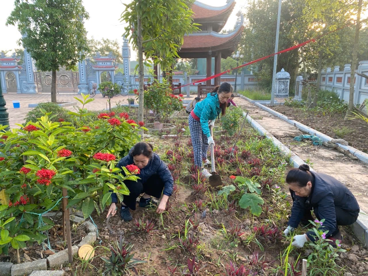 Hội LHPN xã Thư Lâm: Đẩy mạnh phong trào “3 sạch”, lan tỏa nếp sống “xanh, sạch, đẹp” - ảnh 3