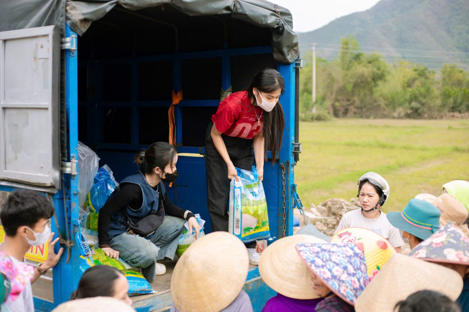 Tổng Hội người Việt Nam tại Vương quốc Bỉ chia sẻ khó khăn với đồng bào vùng lũ - ảnh 1