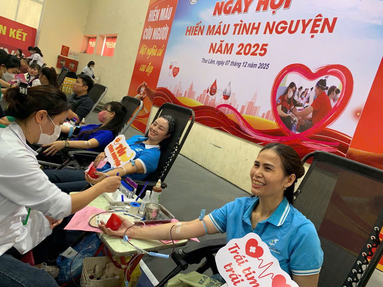 Hội LHPN xã Thư Lâm: Tích cực tham gia “Ngày Chủ nhật Hồng” hiến máu tình nguyện - ảnh 10