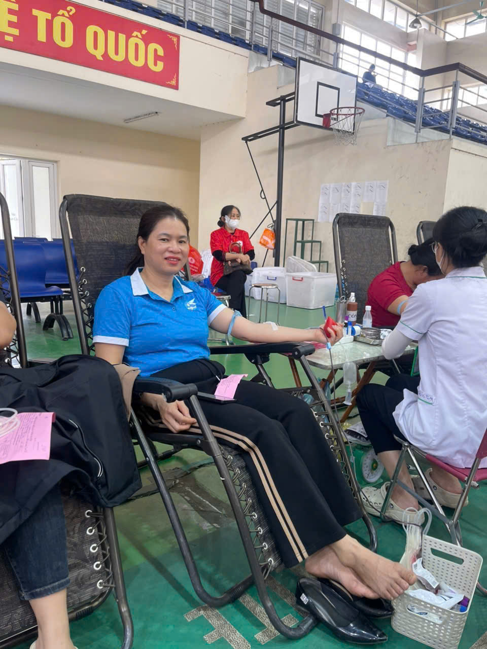 Hội LHPN xã Thư Lâm: Tích cực tham gia “Ngày Chủ nhật Hồng” hiến máu tình nguyện - ảnh 5