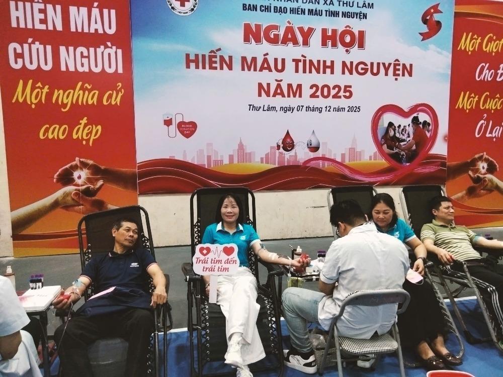 Hội LHPN xã Thư Lâm: Tích cực tham gia “Ngày Chủ nhật Hồng” hiến máu tình nguyện - ảnh 1