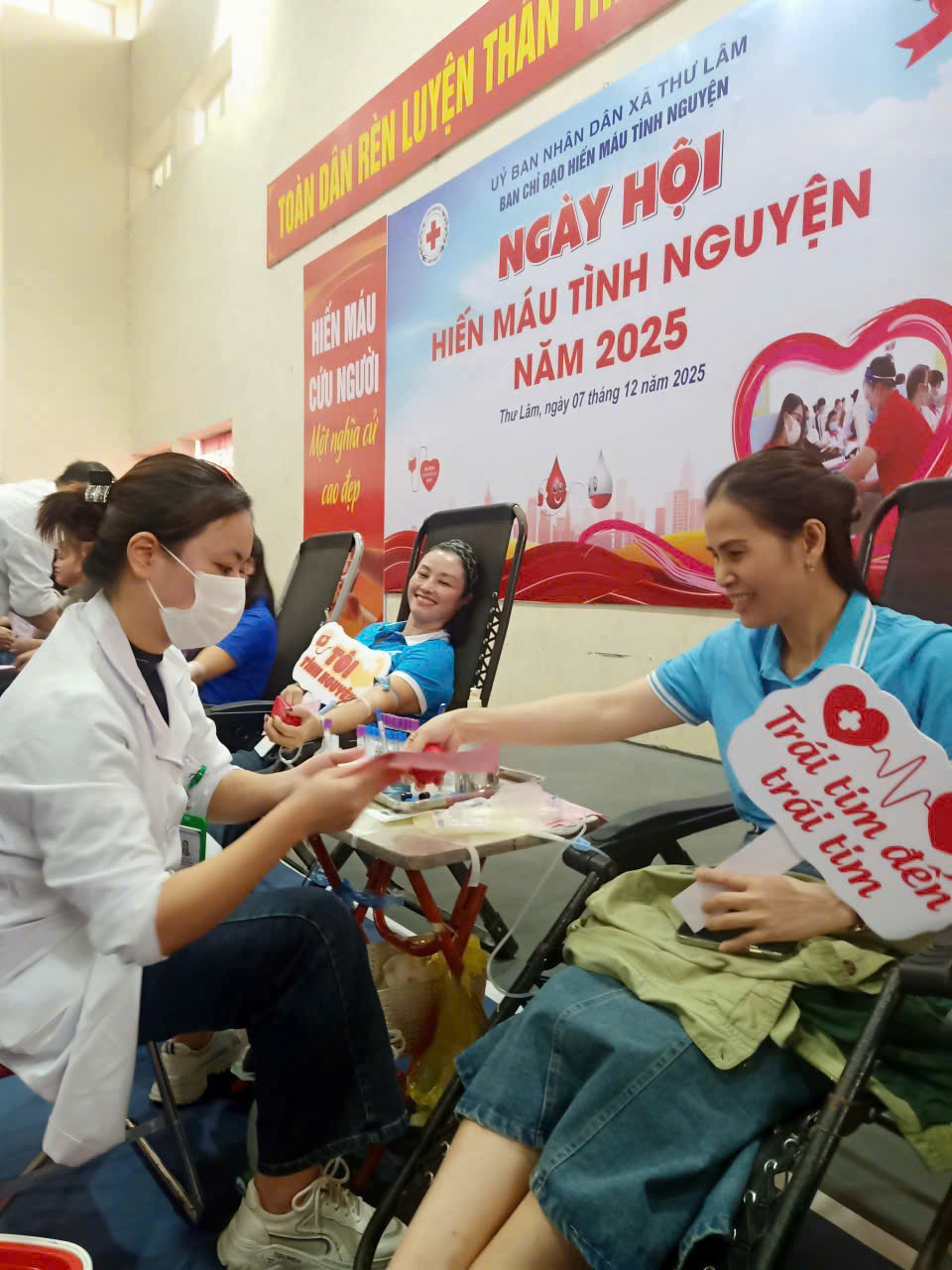 Hội LHPN xã Thư Lâm: Tích cực tham gia “Ngày Chủ nhật Hồng” hiến máu tình nguyện - ảnh 4