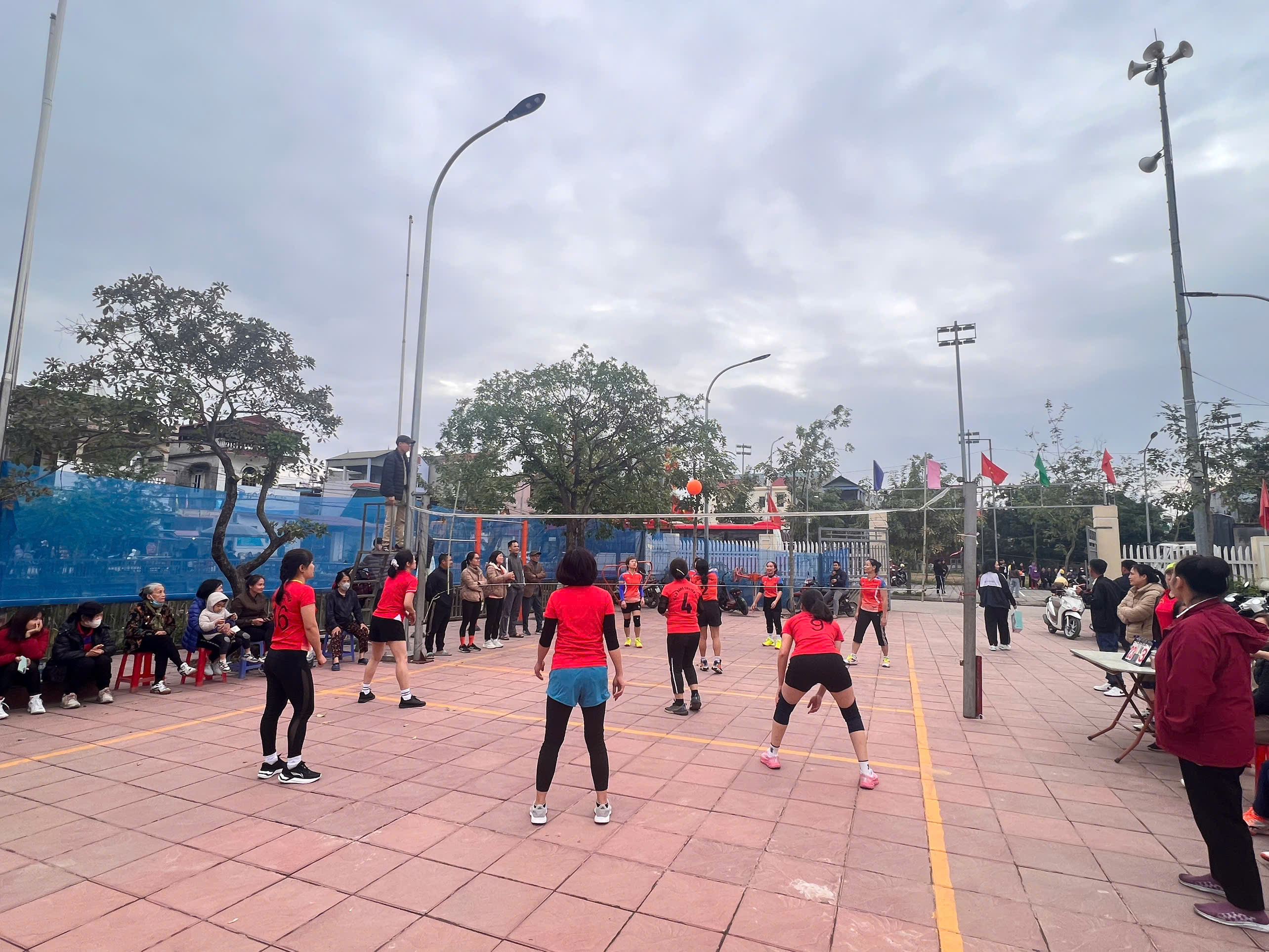 Hướng về miền Trung – Lan tỏa yêu thương từ những nhịp bóng nghĩa tình - ảnh 1