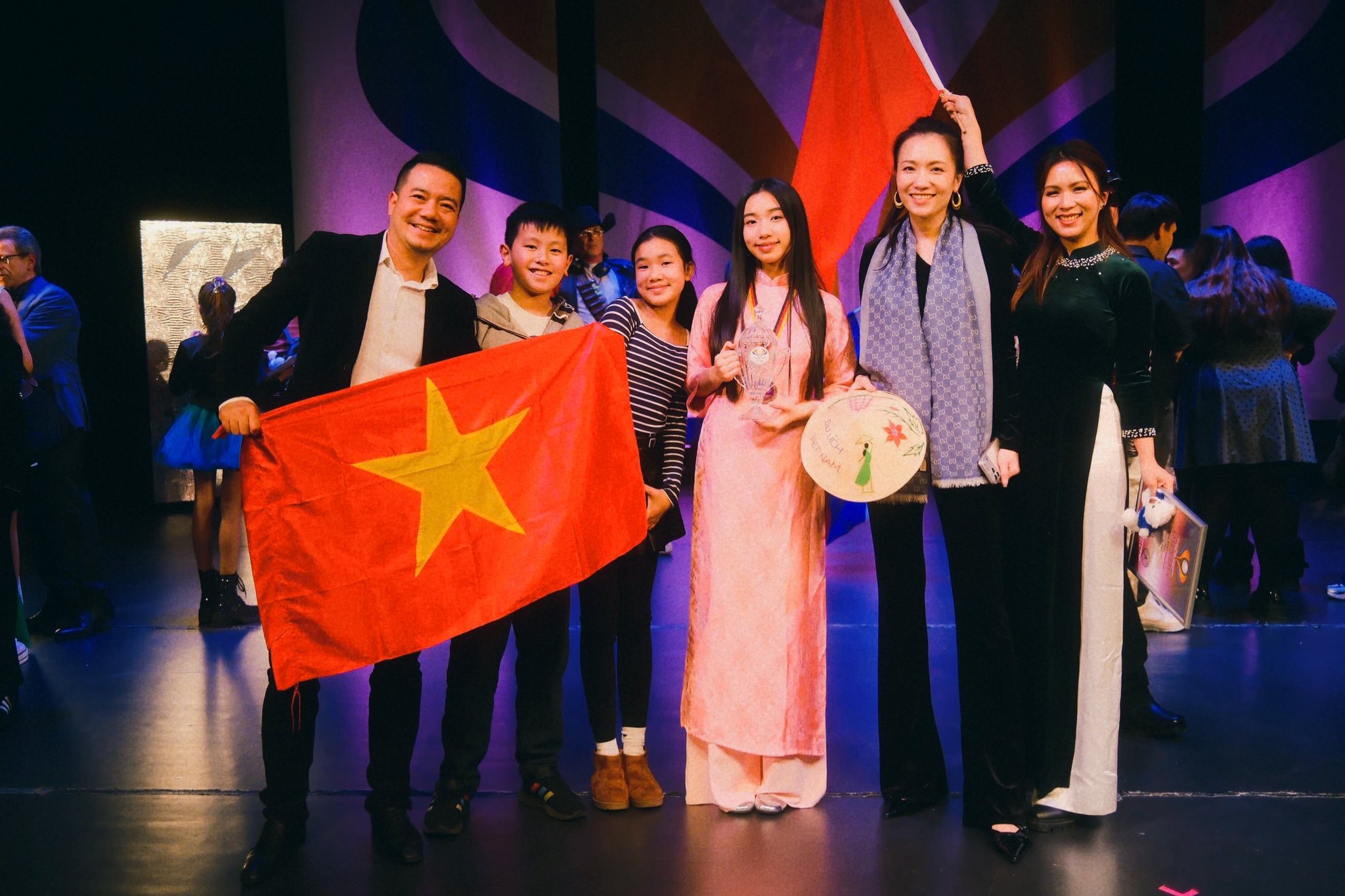 Tình yêu Việt Nam đưa cô bé gốc Việt đến với Top 3 Euro Pop Contest - ảnh 3