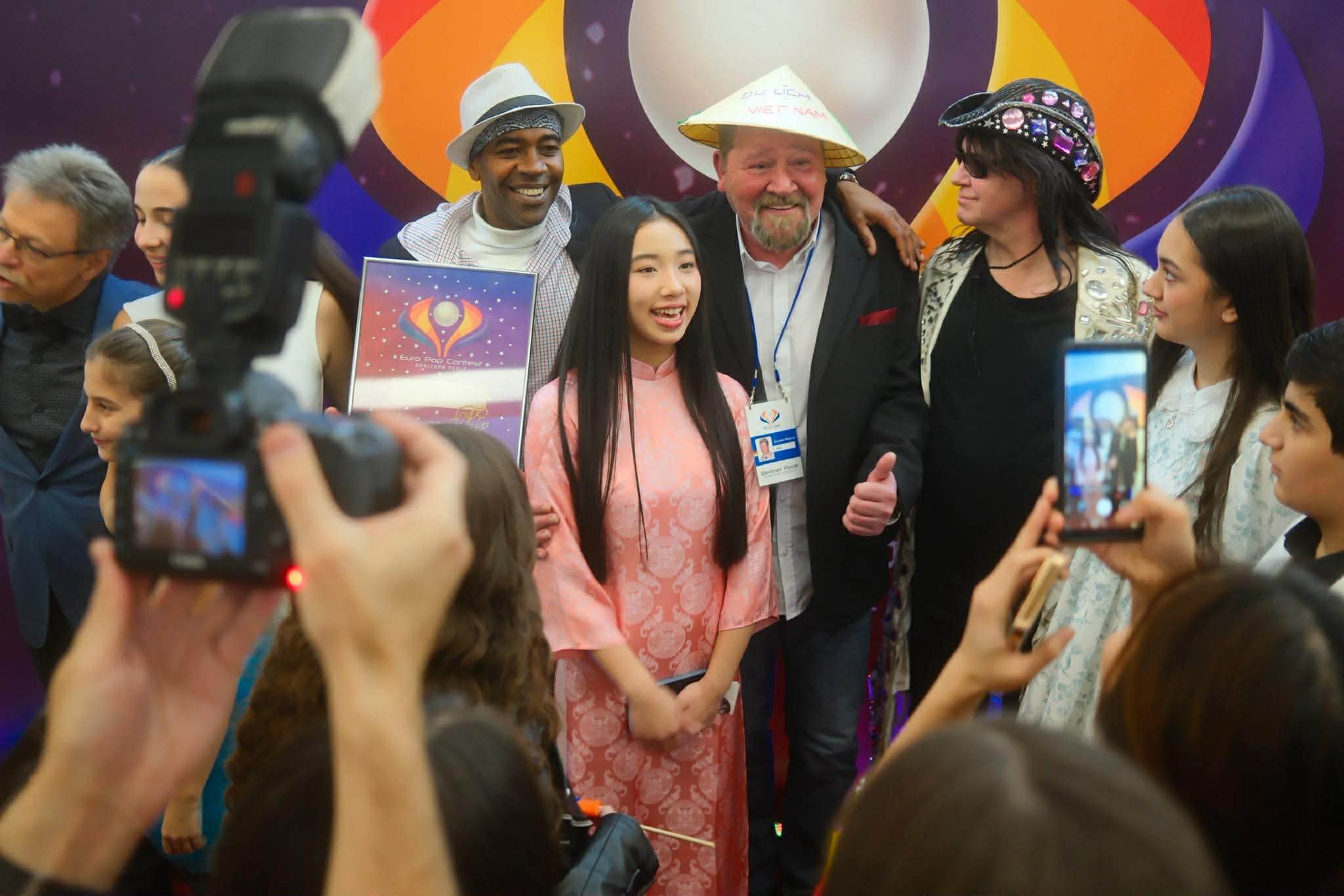 Tình yêu Việt Nam đưa cô bé gốc Việt đến với Top 3 Euro Pop Contest - ảnh 2