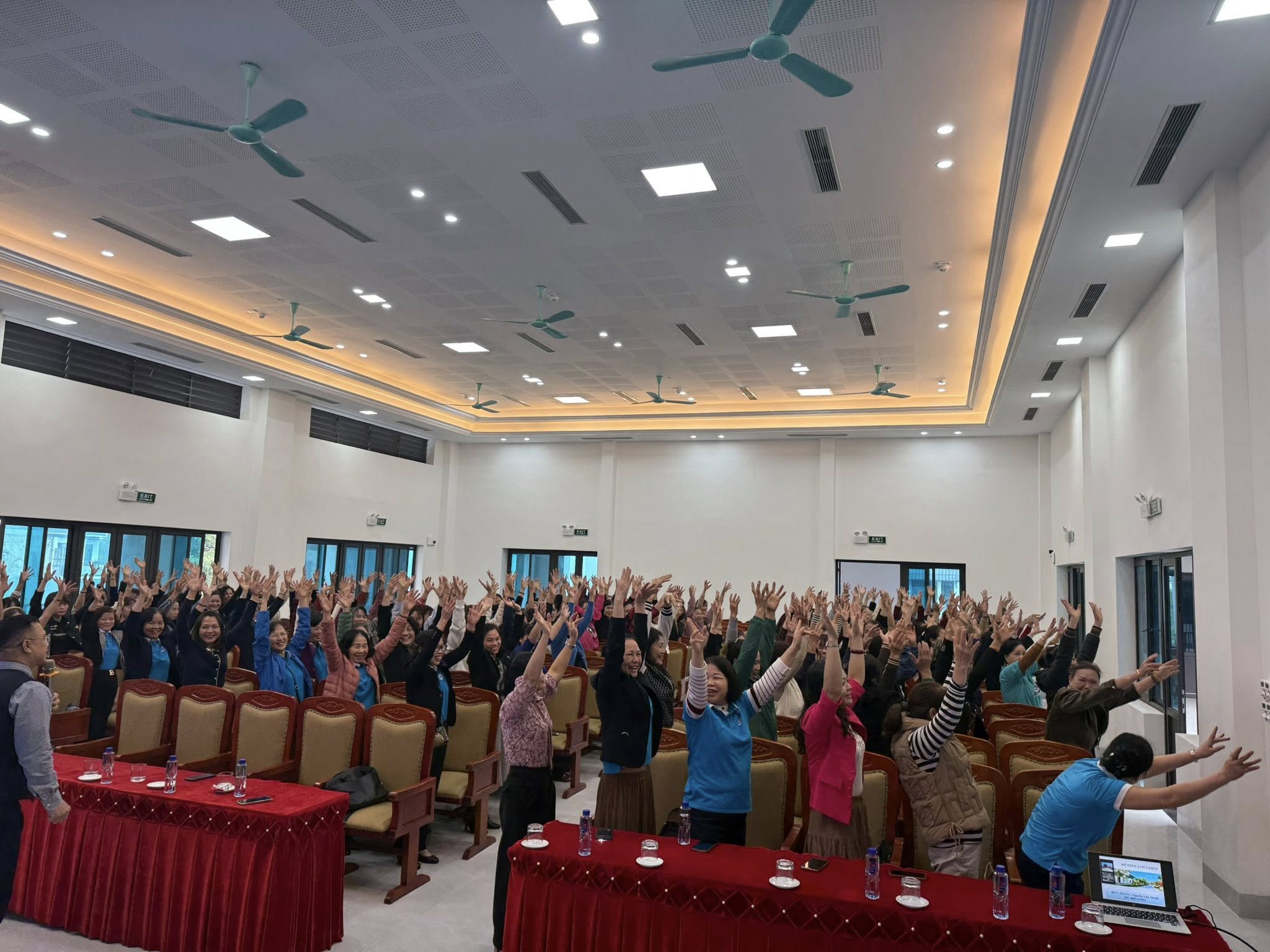 Hội LHPN xã Phúc Thịnh: Truyền thông kiến thức, kỹ năng xây dựng gia đình “5 có, 3 sạch, 3 an” - ảnh 4