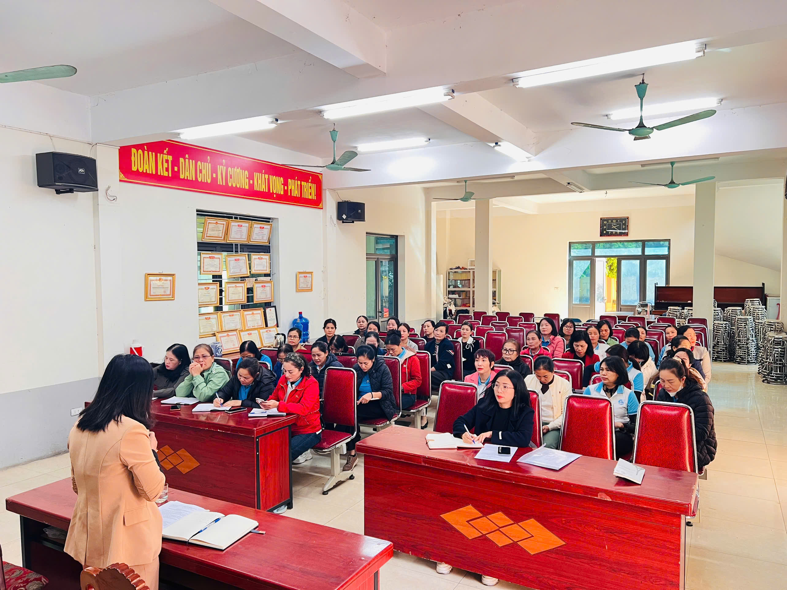 Hội LHPN xã Thư Lâm tổ chức Hội nghị giới thiệu nhân sự ứng cử đại biểu HĐND xã - ảnh 4