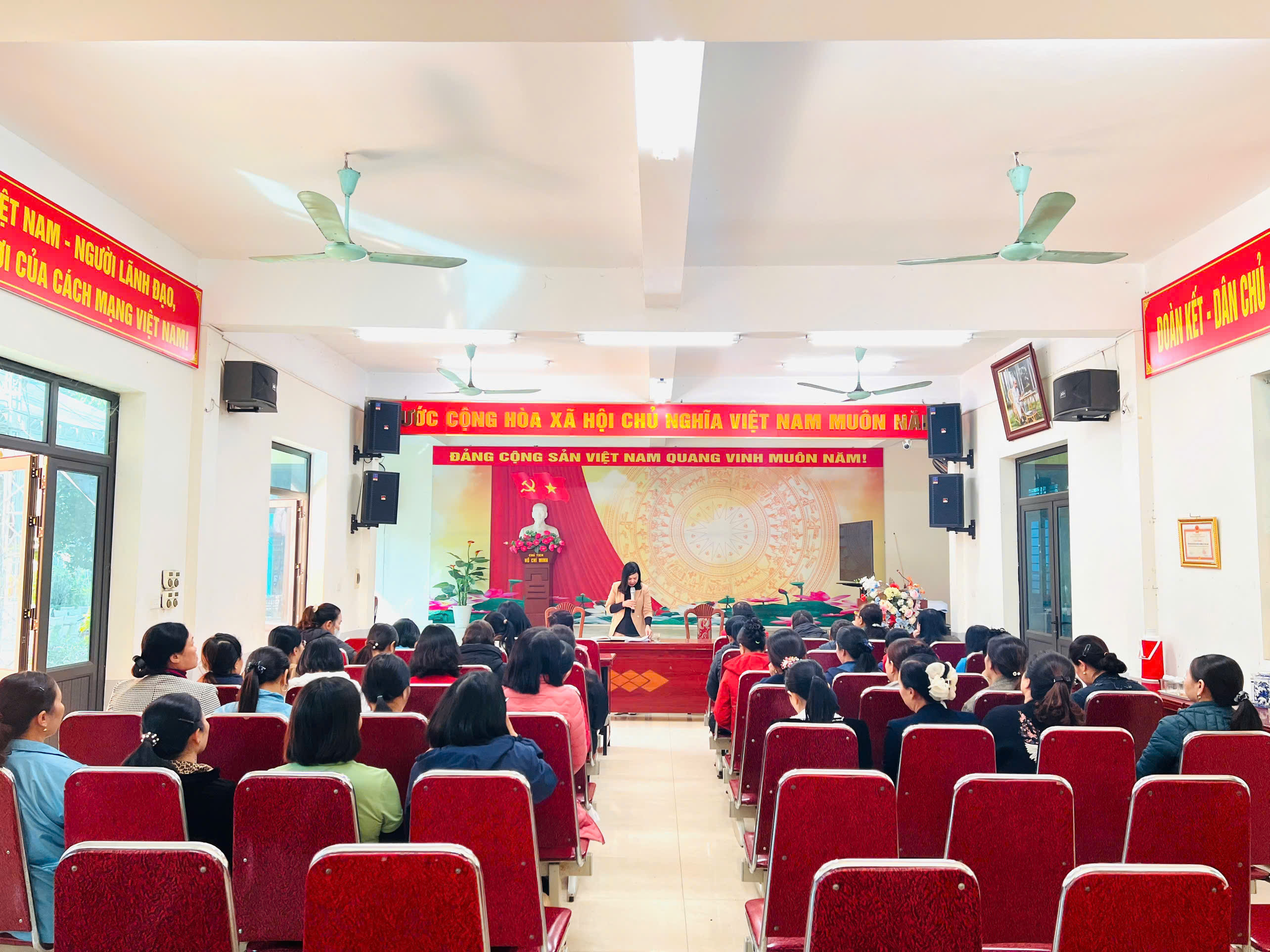 Hội LHPN xã Thư Lâm tổ chức Hội nghị giới thiệu nhân sự ứng cử đại biểu HĐND xã - ảnh 2