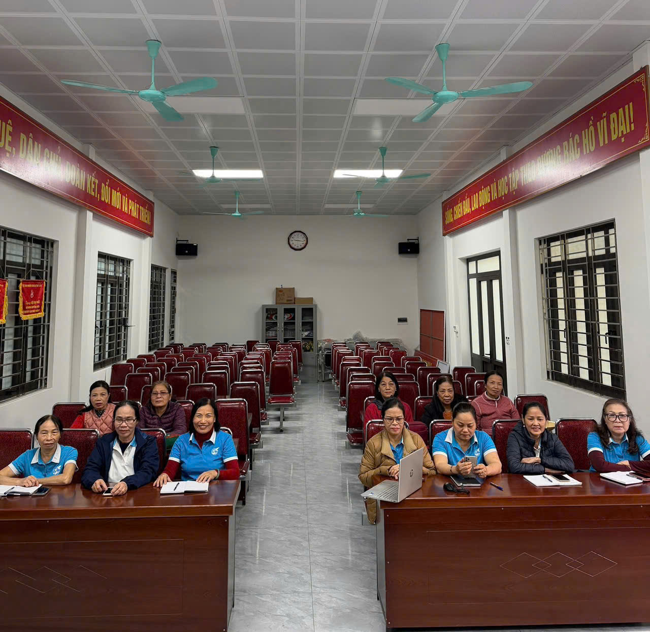 Hội LHPN xã Thư Lâm: Tham gia tập huấn kiến thức pháp luật năm 2025 - ảnh 4