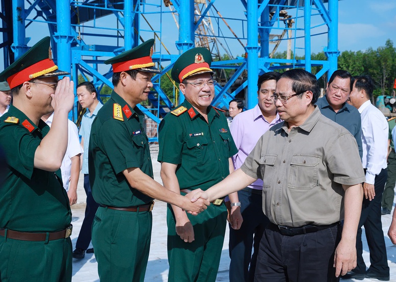 Thủ tướng kiểm tra, đôn đốc một số dự án hạ tầng chiến lược tại Cà Mau - ảnh 2