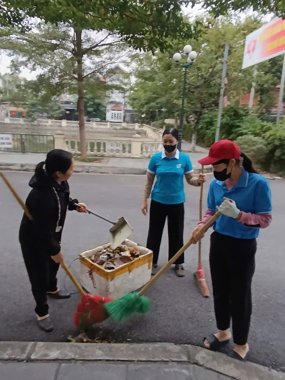 Hội LHPN xã Phúc Thịnh: Tổng vệ sinh môi trường, thu gom rác thải nhựa - ảnh 9