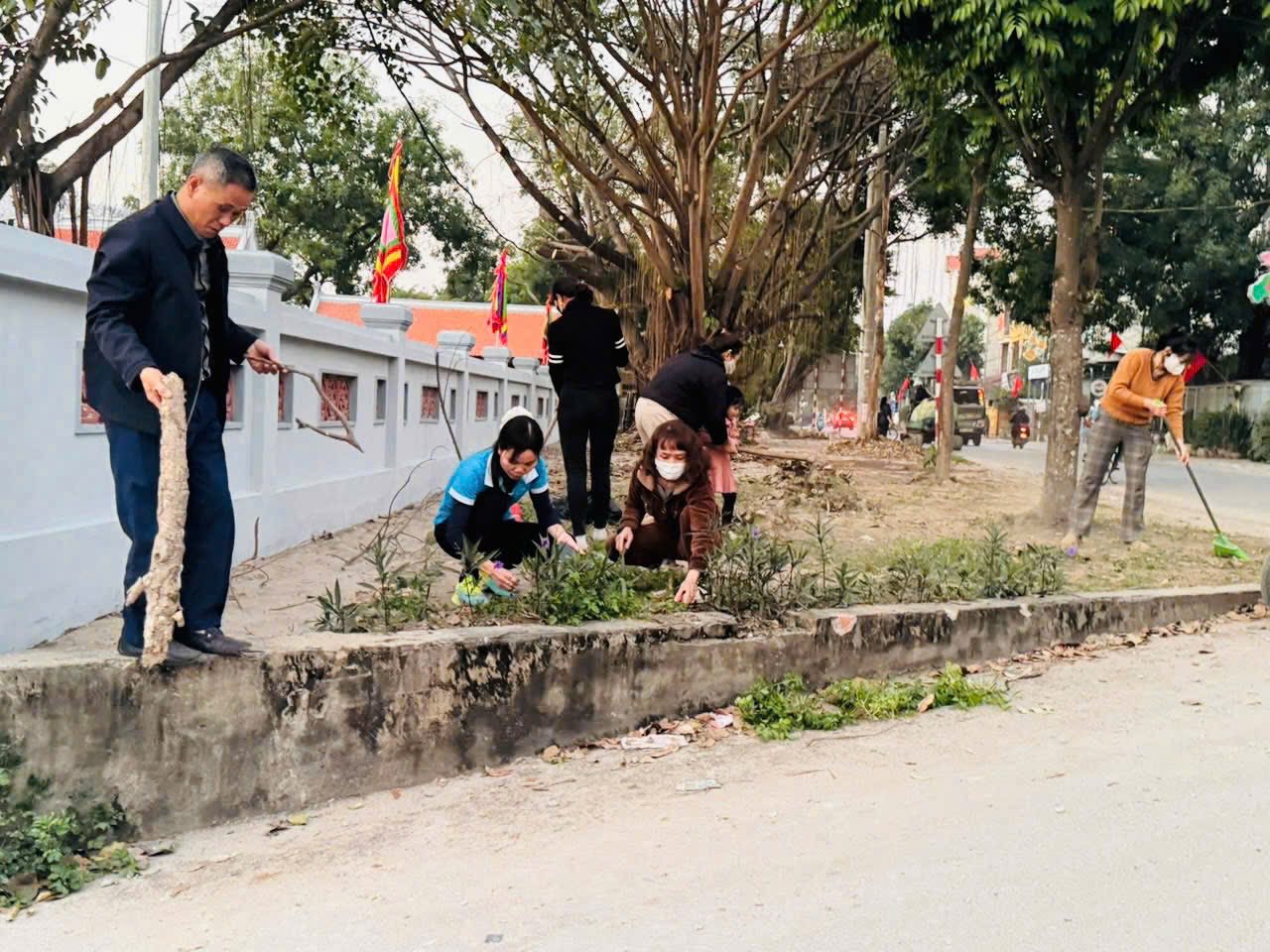 Hội LHPN xã Phúc Thịnh: Tổng vệ sinh môi trường, thu gom rác thải nhựa - ảnh 3