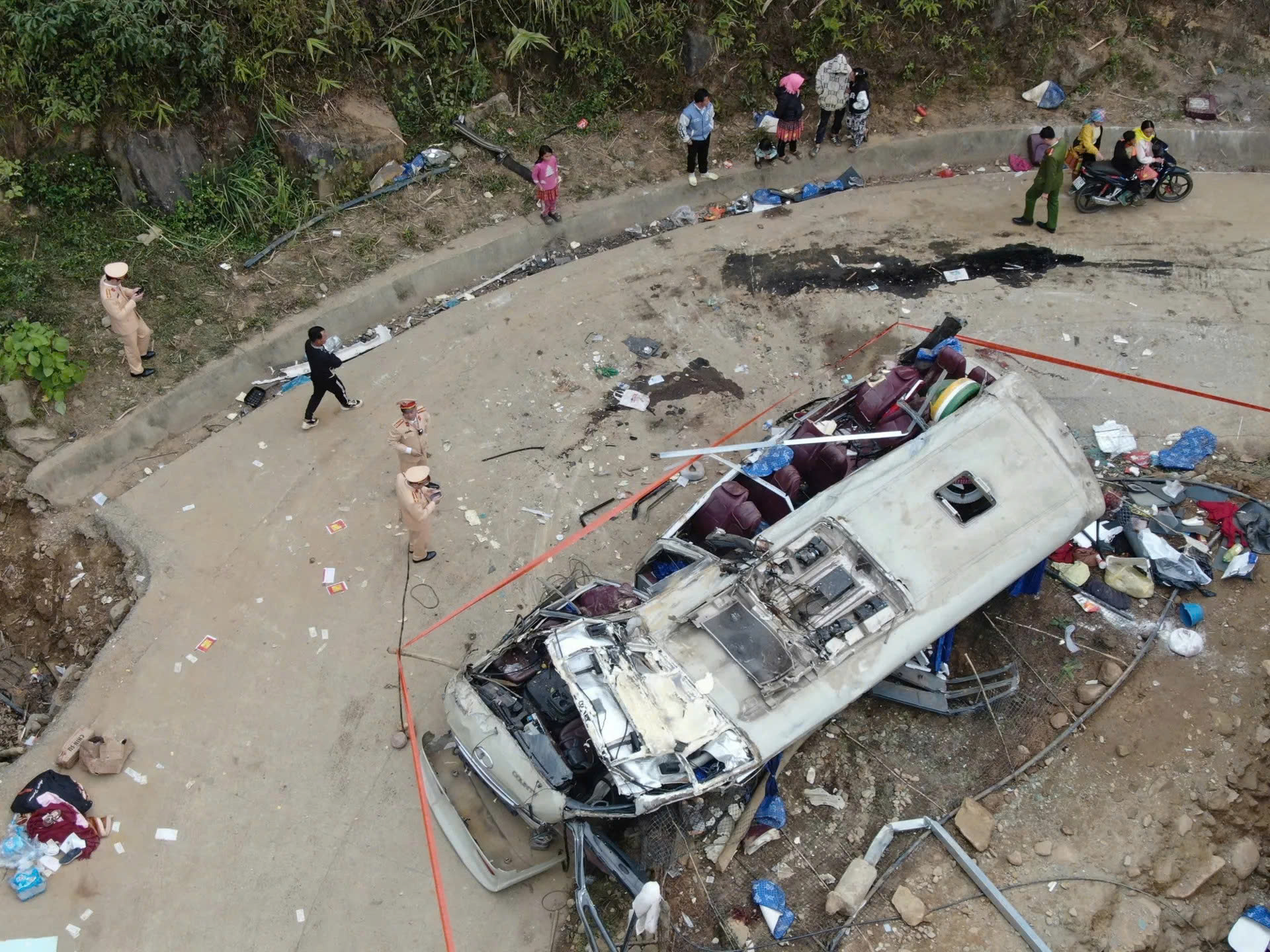 Thủ tướng chỉ đạo khắc phục hậu quả vụ tai nạn giao thông đặc biệt nghiêm trọng tại tỉnh Lào Cai - ảnh 1