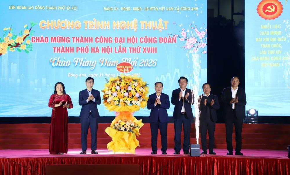 Sôi nổi Chương trình nghệ thuật chào mừng thành công Đại hội Công đoàn thành phố Hà Nội lần thứ XVIII - ảnh 1
