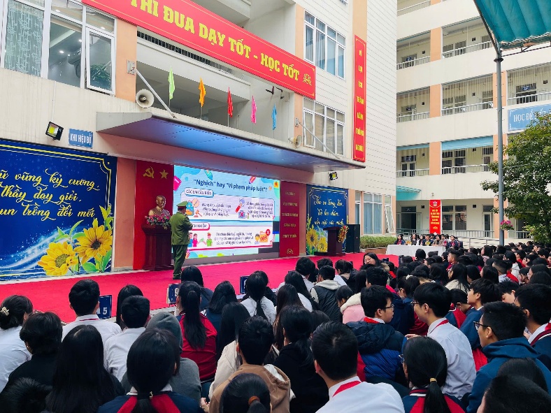 Phường Ngọc Hà: Tuyên truyền, vận động thu hồi vũ khí, vật liệu nổ, công cụ hỗ trợ - ảnh 1