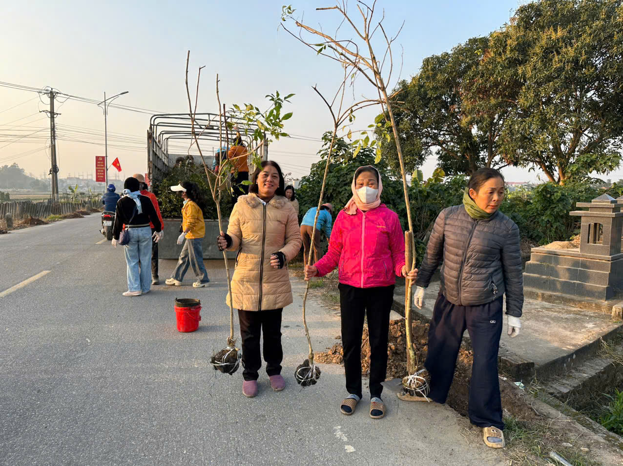 Hội LHPN xã Thư Lâm: Xây dựng “Đoạn đường hoa kiểu mẫu” chào mừng Đại hội Đảng toàn quốc lần thứ XIV - ảnh 5