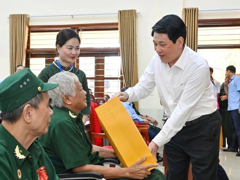 Hoàn thành chi trả quà tặng của Chủ tịch nước cho người có công dịp Tết Bính Ngọ trước ngày 31/01/2026  - ảnh 1