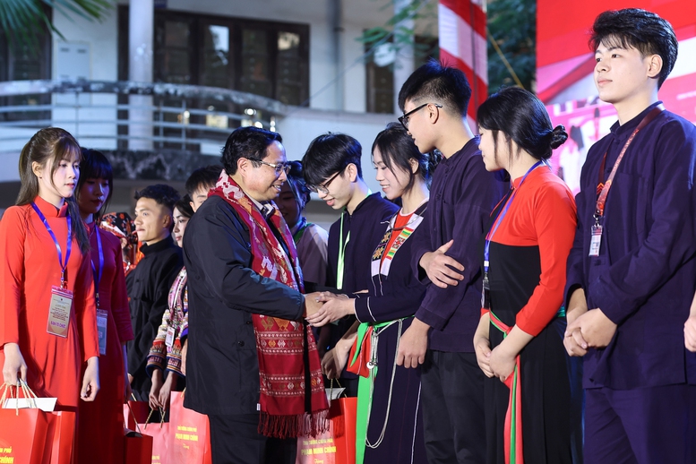 Thủ tướng dự khởi công 3 ngôi trường của “tình dân tộc, nghĩa đồng bào“ - ảnh 6