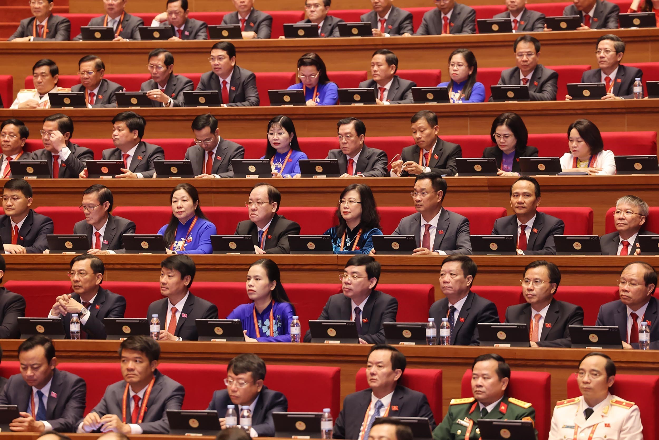 Một số hình ảnh đẹp của đại biểu nữ tại phiên khai mạc Đại hội XIV của Đảng - ảnh 3