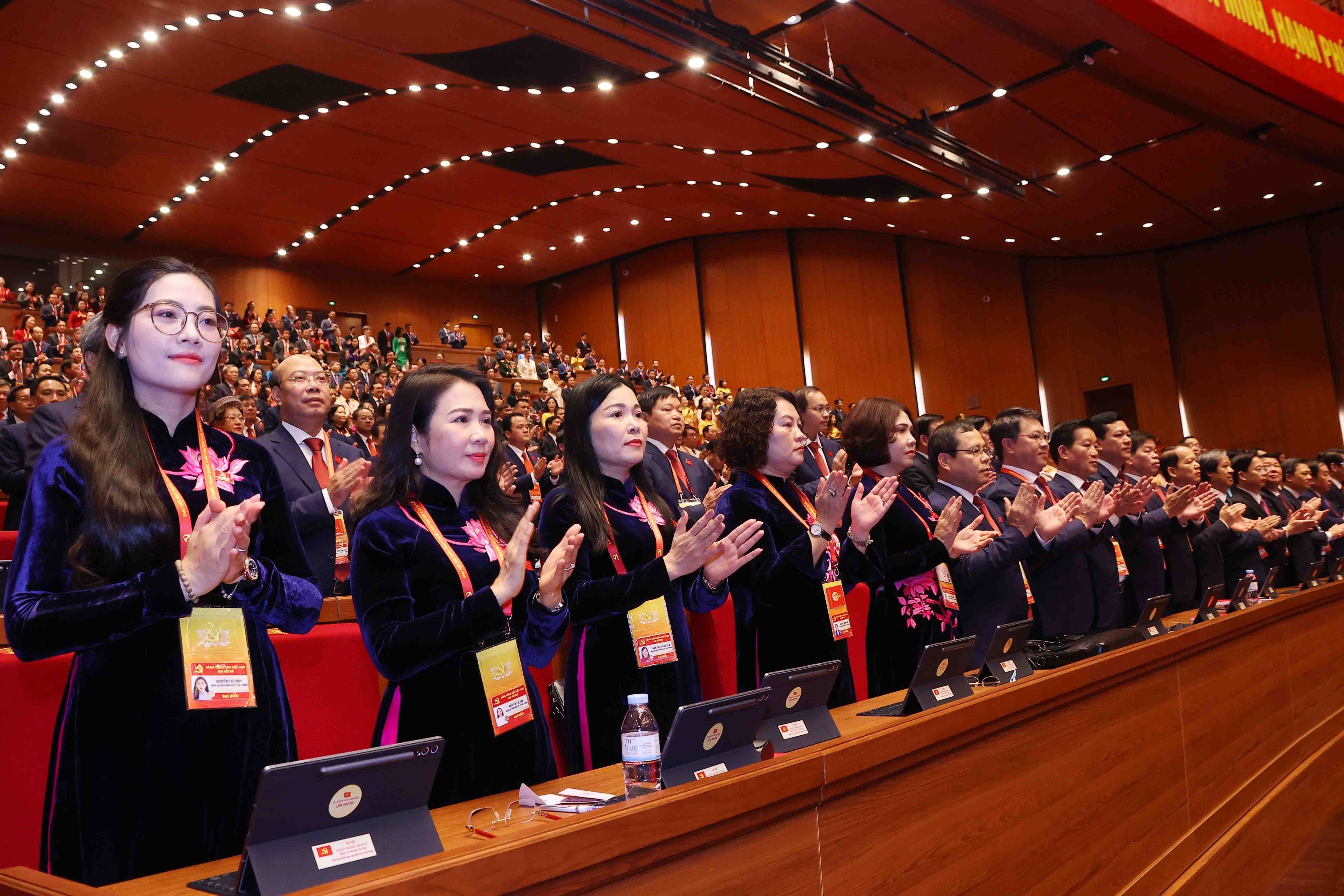 Một số hình ảnh đẹp của đại biểu nữ tại phiên khai mạc Đại hội XIV của Đảng - ảnh 1